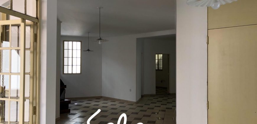 BELÍSSIMA CASA ESTILO SOBRADO NO PINHEIRINHO EM ITAJUBÁ-MG