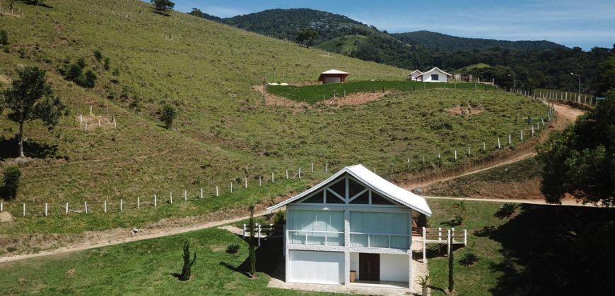 LINDA SÍTIO NO BAIRRO DOS FREIRES MUNICÍPIO DE PIRANGUÇU/MG