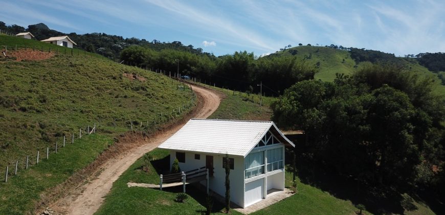 LINDA SÍTIO NO BAIRRO DOS FREIRES MUNICÍPIO DE PIRANGUÇU/MG