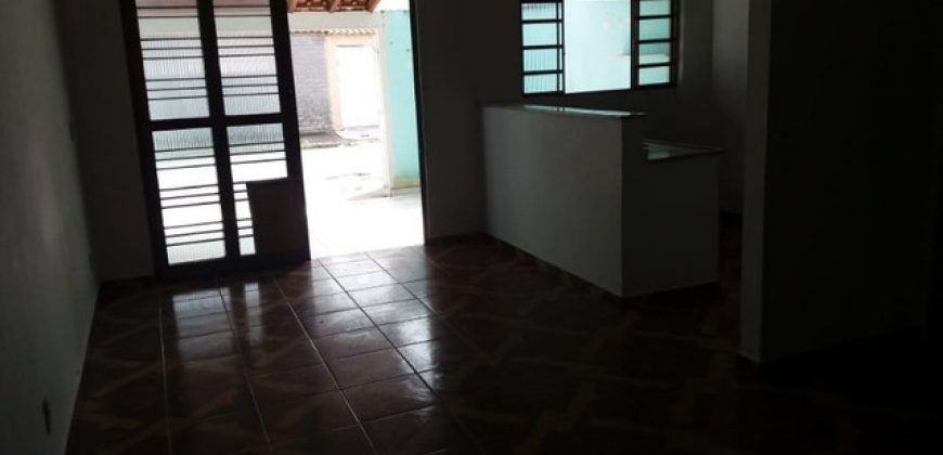 IMPERDÍVEL! 3 CASAS NO BAIRRO SANTA ROSA ITAJUBÁ-MG – PELO PREÇO DE UMA!