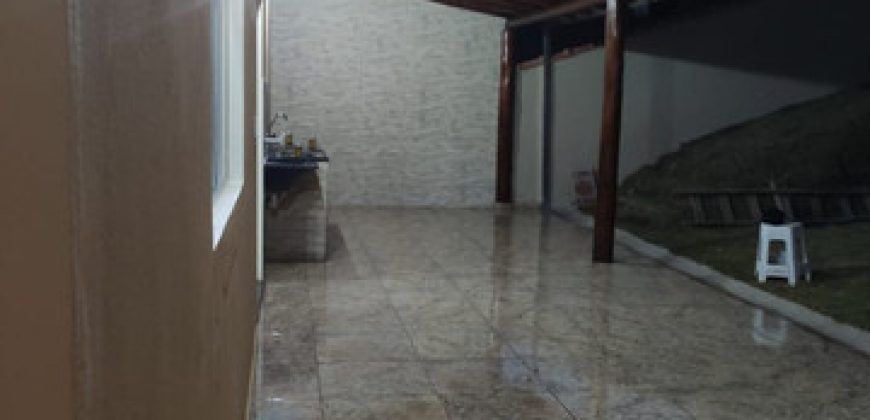 MARAVILHOSA CHÁCARA COM 2.000m² DE TERRENO, NO BAIRRO ROCINHA, PEDRALVA-MG