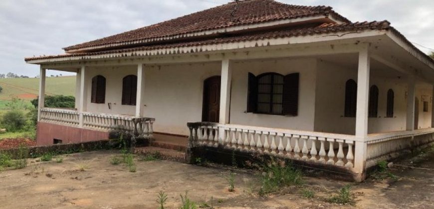 SÍTIO MAGNÂNIMO DE 4 HECTARES, COM CASARÃO BARROCO, MUNICÍPIO DE PIRANGUINHO/MG