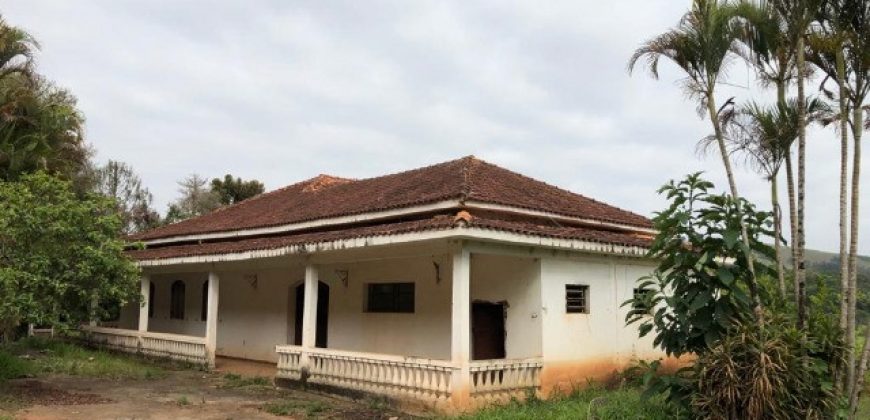 SÍTIO MAGNÂNIMO DE 4 HECTARES, COM CASARÃO BARROCO, MUNICÍPIO DE PIRANGUINHO/MG