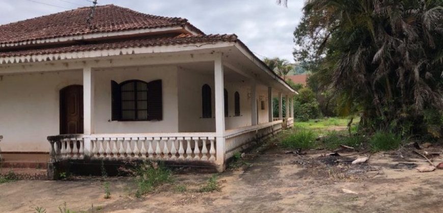 SÍTIO MAGNÂNIMO DE 4 HECTARES, COM CASARÃO BARROCO, MUNICÍPIO DE PIRANGUINHO/MG