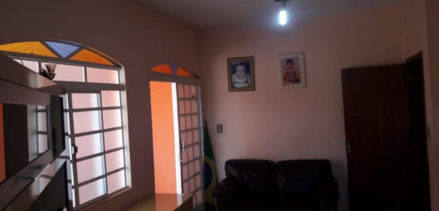 EXCELENTE CASA NO BAIRRO NOSSA SENHORA DE FÁTIMA, ITAJUBÁ-MG