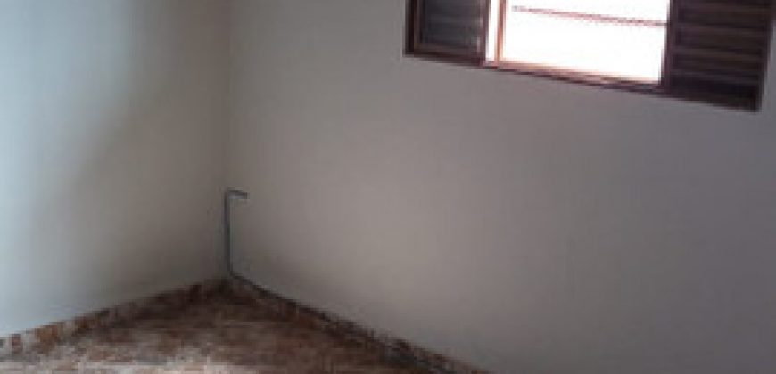 IMPERDÍVEL! 3 CASAS NO BAIRRO SANTA ROSA ITAJUBÁ-MG – PELO PREÇO DE UMA!