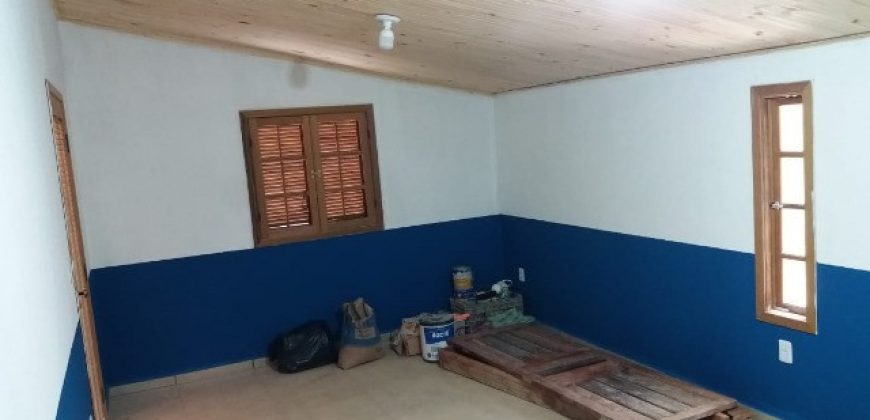 EXCELENTE CHÁCARA COM ÁREA DE 2.500m², SITUADA NA ESTRADA DA BARRA EM MARMELÓPOLIS/MG