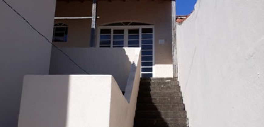 IMPERDÍVEL! 3 CASAS NO BAIRRO SANTA ROSA ITAJUBÁ-MG – PELO PREÇO DE UMA!