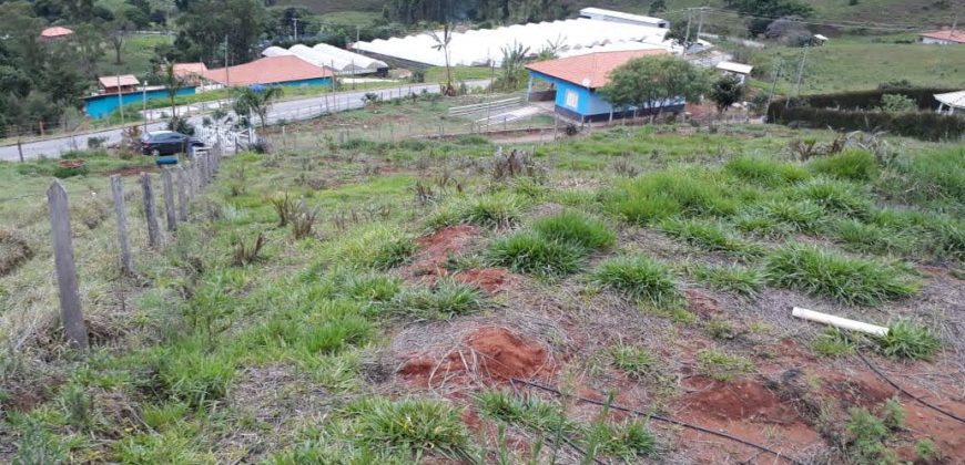 LINDA CHÁCARA DE 2000m², NO MUNICÍPIO DE MARIA DA FÉ/MG