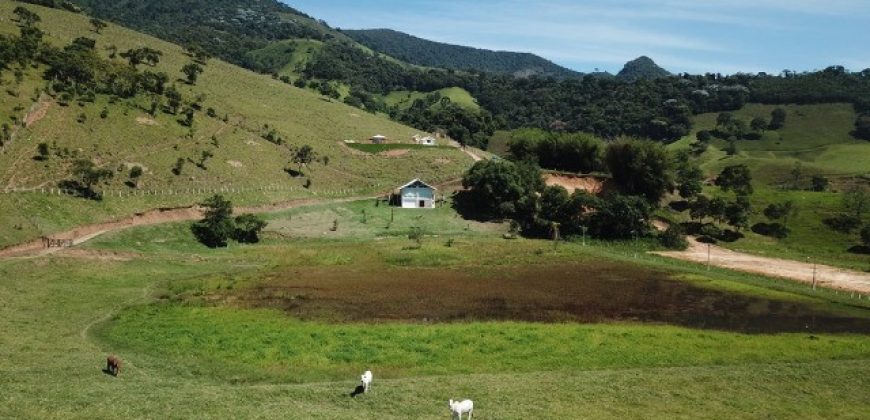 MARAVILHOSO SÍTIO COM 6,863 HECTARES, NO BAIRRO DOS FREIRES MUNICÍPIO DE PIRANGUÇU/MG