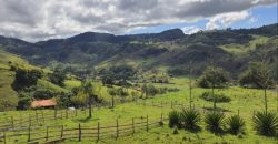 LINDA CHÁCARA DE 1465,04m², NA RODOVIA ITAJUBÁ/MARIA DA FÉ (SEM ESTRADA DE TERRA)