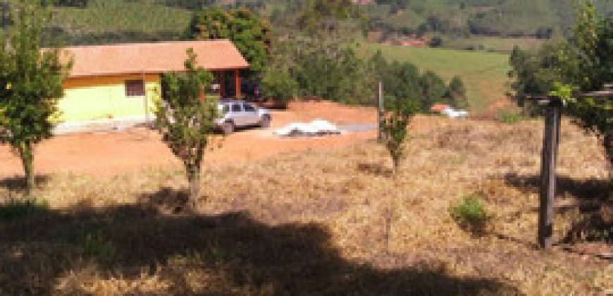 BELÍSSIMA CHÁCARA COM 4000m² NO MUNICÍPIO DE PEDRALVA -MG   