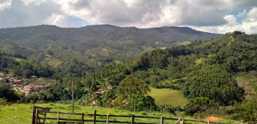 MARAVILHOSO SÍTIO NO CENTRO DE DELFIM MOREIRA/MG COM CERCA DE 8,6 HECTARES.