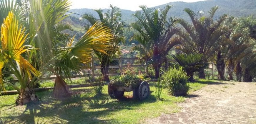 MARAVILHOSO SÍTIO NO CENTRO DE DELFIM MOREIRA/MG COM CERCA DE 8,6 HECTARES.