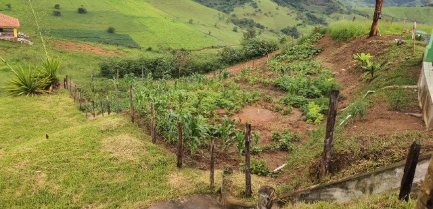 LINDA CHÁCARA DE 1465,04m², NA RODOVIA ITAJUBÁ/MARIA DA FÉ (SEM ESTRADA DE TERRA)