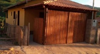 ÓTIMA CASA RURAL COM 100m² NO BAIRRO ÁGUA LIMPA, ITAJUBÁ/MG