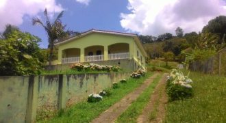 FANTÁSTICA CHÁCARA RESIDENCIAL COM 2,42 HECTARES, NO CENTRO DE DELFIM MOREIRA/MG