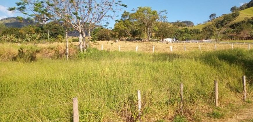 LINDA CHÁCARA DE 3700m², BAIRRO PIRANGA EM PIRANGUÇU/MG