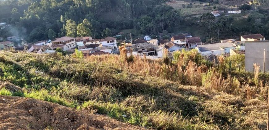 ÓTIMO LOTE, COM TERRENO DE 250m², EM MARMELÓPOLIS/MG