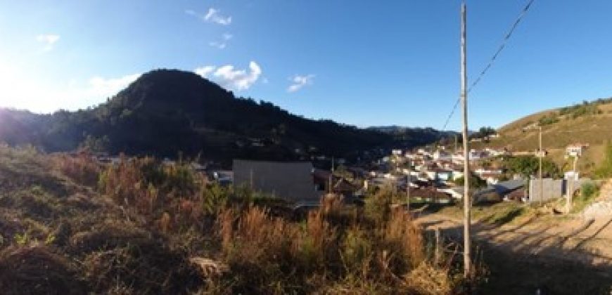 ÓTIMO LOTE, COM TERRENO DE 250m², EM MARMELÓPOLIS/MG