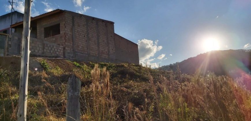 ÓTIMO LOTE, COM TERRENO DE 250m², EM MARMELÓPOLIS/MG