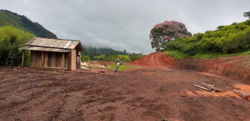 MARAVILHOSO SÍTIO DE 20.000m² EM MARMELÓPOLIS/MG