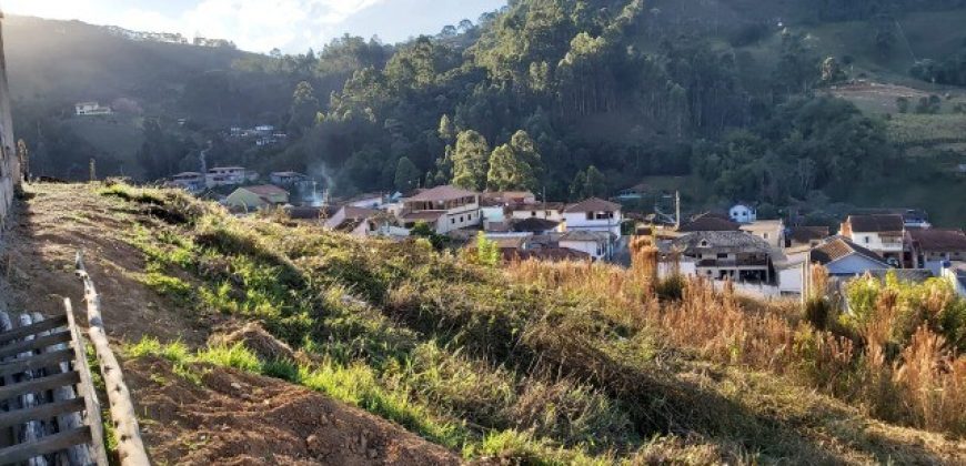 ÓTIMO LOTE, COM TERRENO DE 250m², EM MARMELÓPOLIS/MG