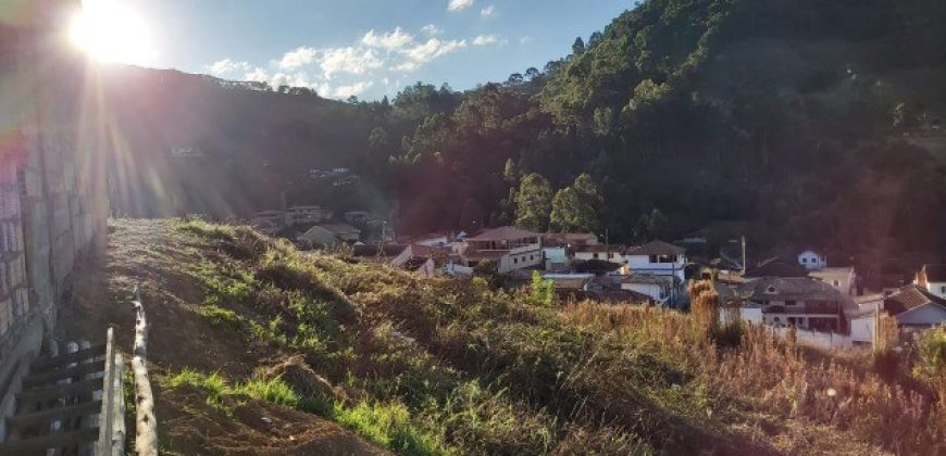 ÓTIMO LOTE, COM TERRENO DE 250m², EM MARMELÓPOLIS/MG