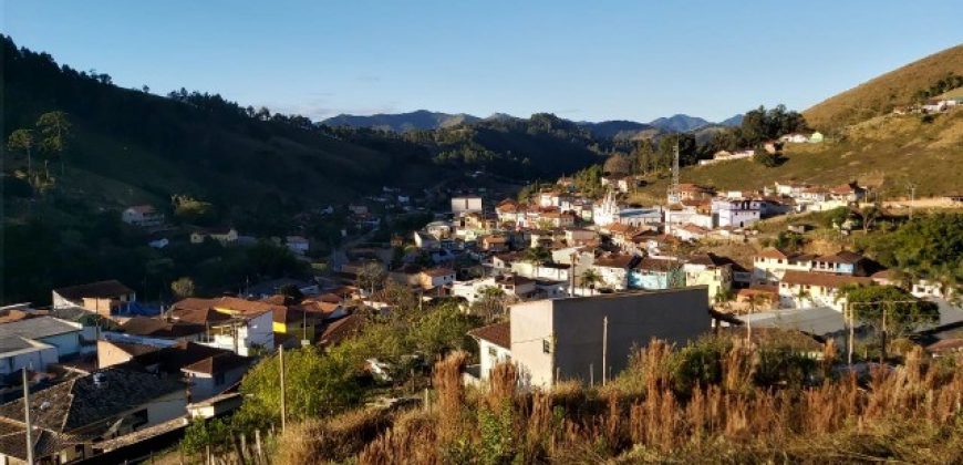 ÓTIMO LOTE, COM TERRENO DE 250m², EM MARMELÓPOLIS/MG