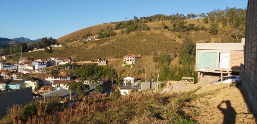 ÓTIMO LOTE, COM TERRENO DE 250m², EM MARMELÓPOLIS/MG