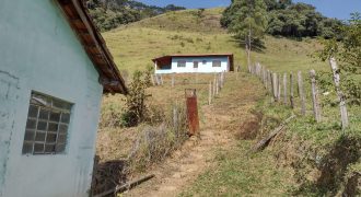 Grande Oportunidade!! Chácara de 2.120m², com 3 Casas em Wenceslau Braz, Sul de Minas Gerais!