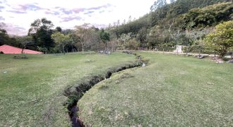 EXCELENTE OPORTUNIDADE!!!  Ótima Chácara de Esquina de 1700m², Boa Topografia em Piranguçu – Sul de Minas Gerais