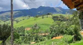 Chácara de 5.000m2 De frente para o Pico dos Marins!! Marmelopolis – MG